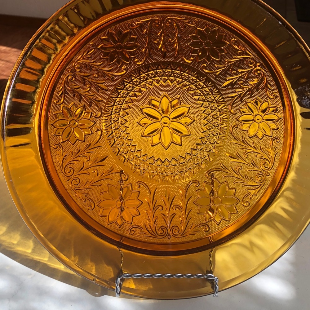 Amber tiara cake/ sandwich tray